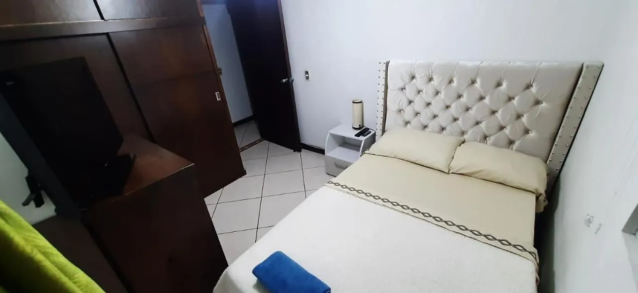 Δωμάτια σε οικογενειακή κατοικία Habitacion Privada Centro Μεντεγίν